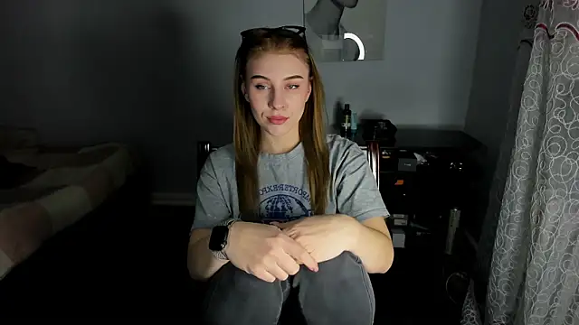 KindKristy online show from December 26, 5:04 am