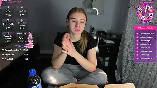 KindKristy online show from December 30, 8:32 am
