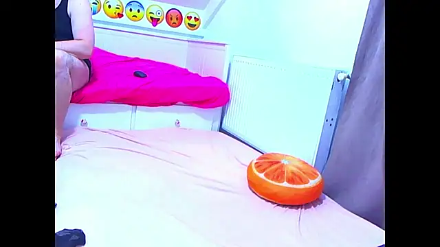 evehotty online show from March 18, 8:01 pm