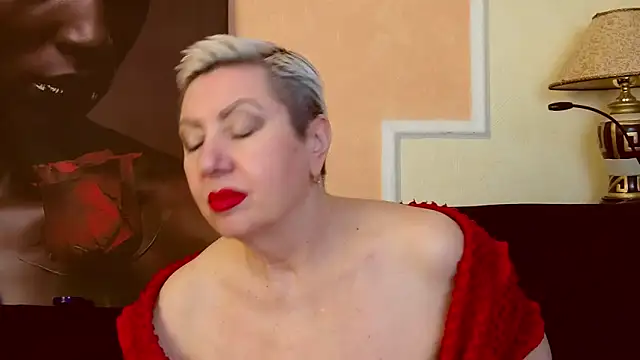 LadyPosh online show from November 11, 10:43 pm