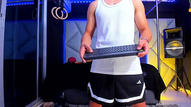 Aydenmiller96 online show from May 16, 6:32 am