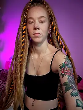 LucidLucy online show from November 3, 1:23 pm