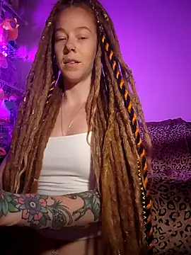 LucidLucy online show from November 5, 3:39 am