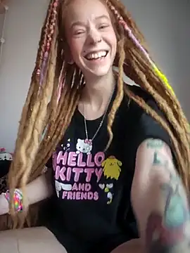 Snapshot of LucidLucy chatting on December 5, 1:52 pm LucidLucy online show from December 5, 1:52 pm