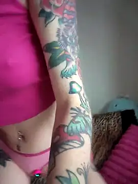 Snapshot of LucidLucy chatting on February 3, 2:22 pm LucidLucy online show from February 3, 2:22 pm