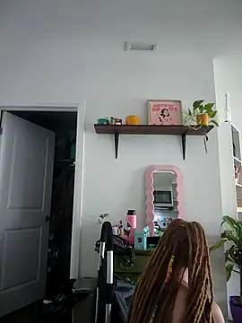 Snapshot of LucidLucy chatting on February 22, 3:32 pm LucidLucy online show from February 22, 3:32 pm