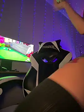 thebrattygoddess online show from March 19, 11:57 pm