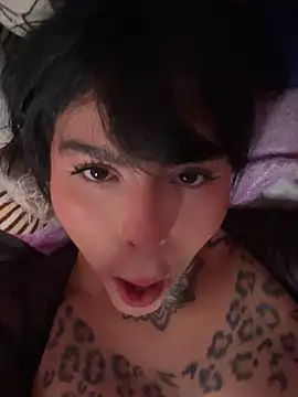 Snapshot of curvyliciousss chatting on November 18, 5:39 pm curvyliciousss online show from November 18, 5:39 pm