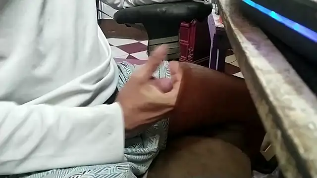 growing20yo online show from April 5, 10:29 pm