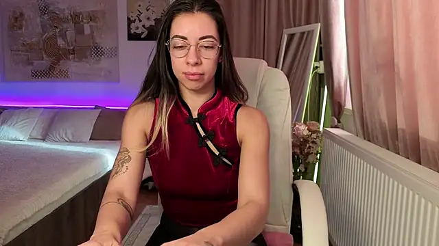 Snapshot of silver_eve chatting on December 17, 11:49 am silver eve online show from December 17, 11:49 am