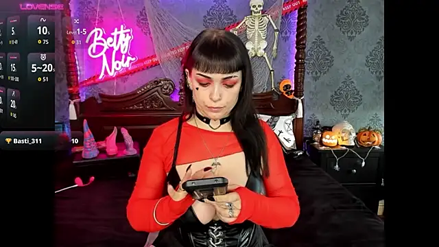 Snapshot of BettyNoir chatting on October 31, 10:38 am BettyNoir online show from October 31, 10:38 am