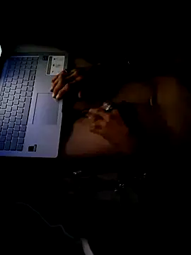 justinewe69 online show from September 20, 4:24 am