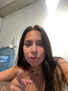 Snapshot of candelacante chatting on February 28, 1:17 am candelacante online show from February 28, 1:17 am