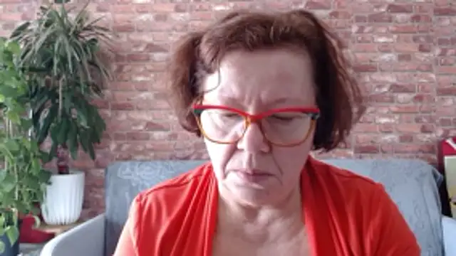 Adelewildx online show from April 12, 9:58 am