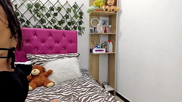 BellaBellosinia online show from October 26, 1:55 am