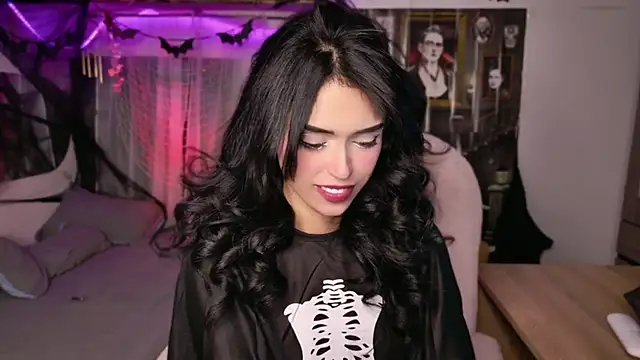 Snapshot of YourKatt chatting on October 12, 2:43 am YourKatt online show from October 12, 2:43 am