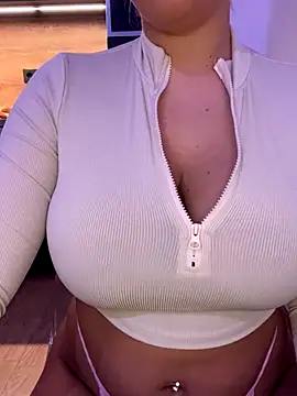 Liiaa online show from December 17, 10:10 am