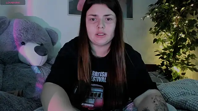 Eva Shameless online show from December 8, 6:50 pm