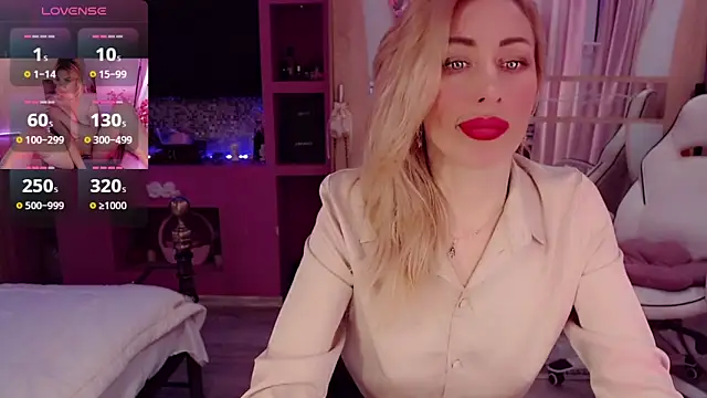 AnnieGOld  online show from October 31, 7:48 pm