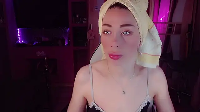 Snapshot of AnnieGOld_ chatting on May 9, 10:37 pm AnnieGOld online show from May 9, 10:37 pm
