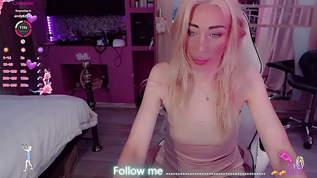 AnnieGOld  online show from July 11, 11:39 pm