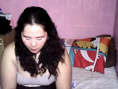 hotpusie 4u online show from October 13, 5:35 pm