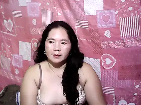 hotpusie 4u online show from May 27, 7:11 pm