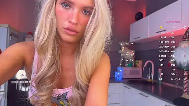 mikkixmeow online show from December 27, 10:34 am