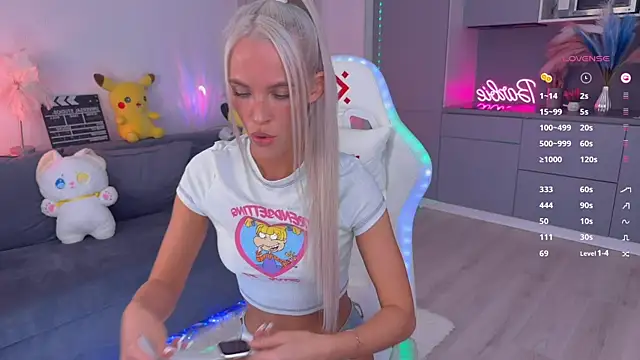 mikkixmeow online show from February 10, 9:36 am