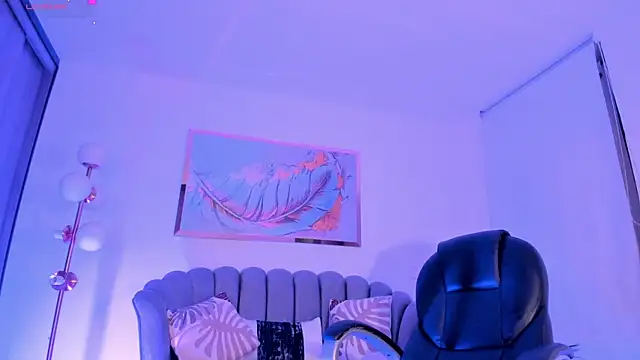 ZoePresleyX online show from July 17, 1:45 am