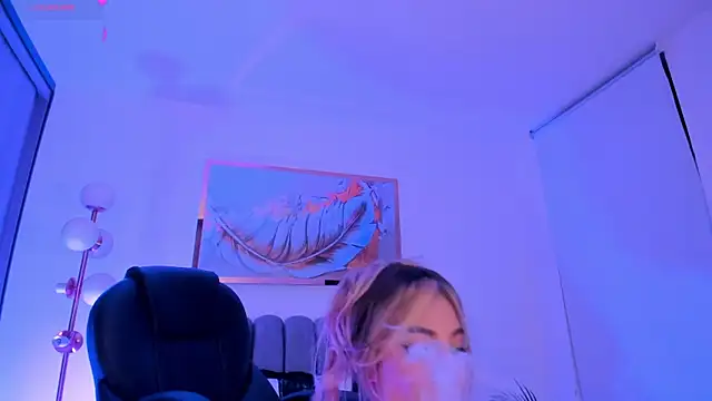 ZoePresleyX online show from July 27, 11:56 pm