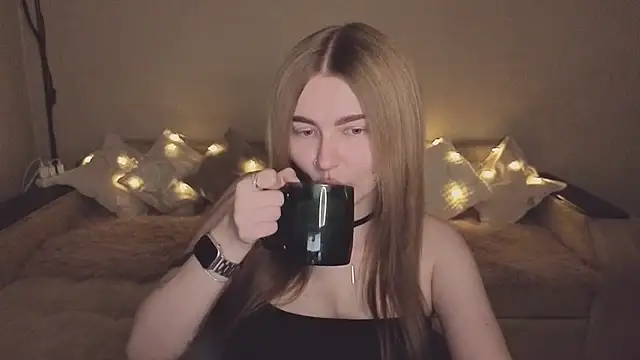 ViolettaLopez online show from November 22, 1:32 pm