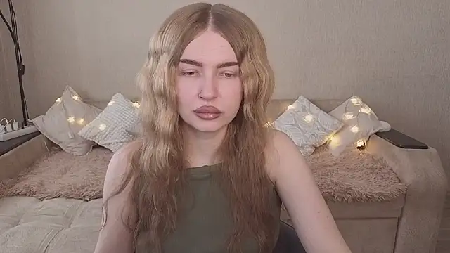 ViolettaLopez online show from March 15, 12:22 pm