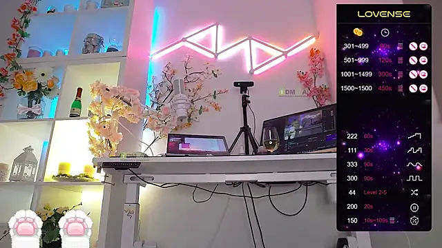 Elena-Marilyn online show from January 25, 8:00 pm