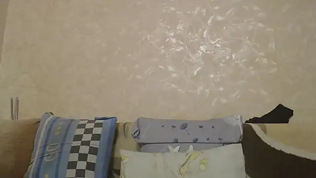 Amy August online show from February 16, 4:21 pm