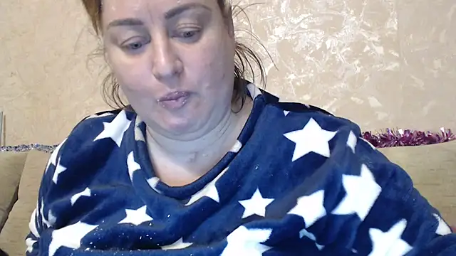 Amy August online show from December 15, 3:00 am