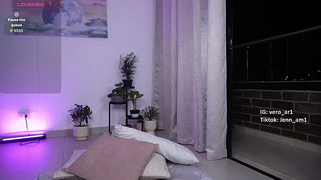 Snapshot of Veronica_ar chatting on October 28, 12:25 am Veronica ar online show from October 28, 12:25 am