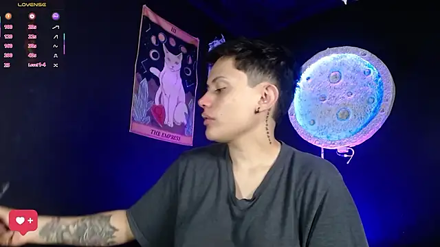 girl intense444 online show from February 10, 12:53 pm