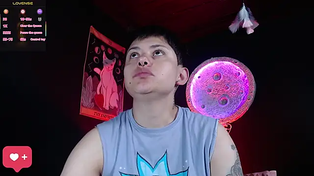 girl intense444 online show from April 5, 1:08 pm