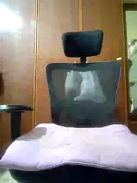 Snapshot of suny27sin chatting on January 25, 9:35 pm suny27sin online show from January 25, 9:35 pm