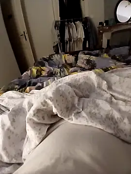 Snapshot of FrenchGuy54 chatting on November 7, 10:43 pm FrenchGuy54 online show from November 7, 10:43 pm