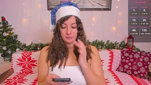 Snapshot of CrazyBeach chatting on December 31, 2:14 pm CrazyBeach online show from December 31, 2:14 pm