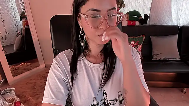 PaulinaBelushi online show from December 13, 8:47 pm