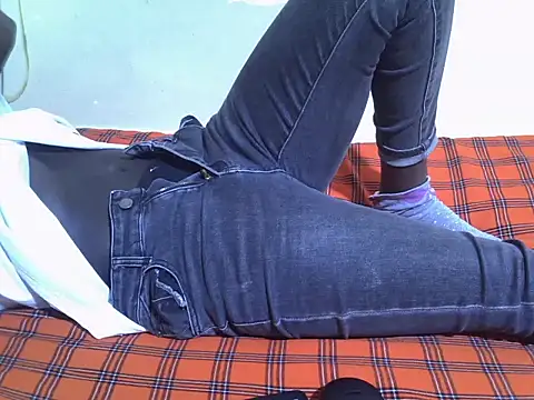 Snapshot of EbonyMina_ chatting on October 12, 9:41 am EbonyMina online show from October 12, 9:41 am