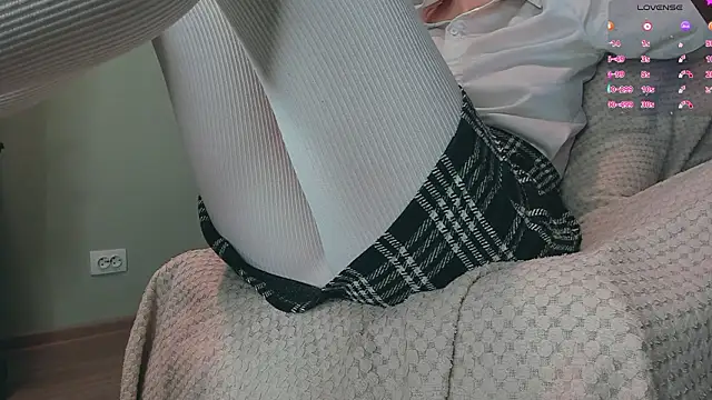 queen carly online show from February 13, 7:10 pm