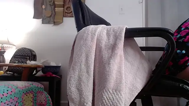 Candy-apple online show from January 24, 2:18 am