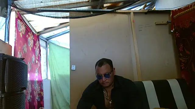 Snapshot of hardrock982 chatting on February 21, 1:11 pm hardrock982 online show from February 21, 1:11 pm