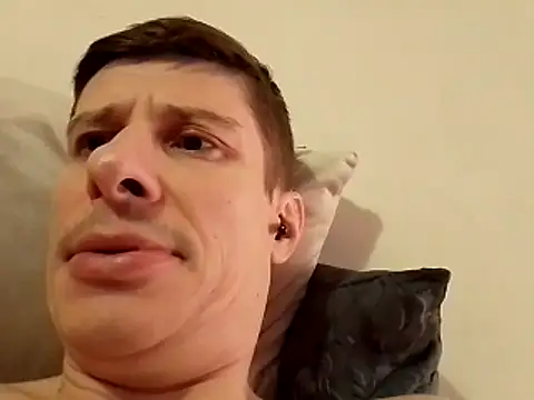 Snapshot of TJEMOKA chatting on January 6, 1:42 am TJEMOKA online show from January 6, 1:42 am