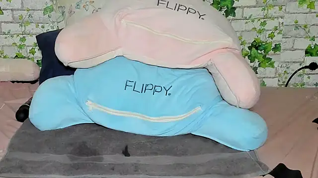  Horny milf  online show from September 13, 3:06 am