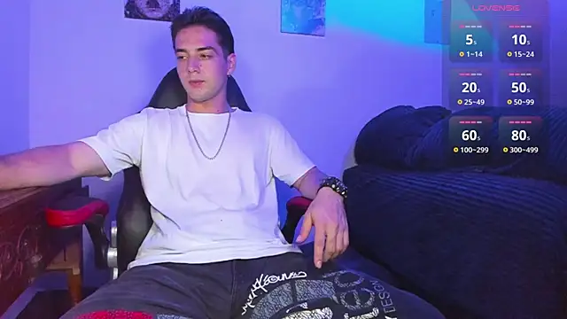 Alex smith00 online show from December 22, 3:00 am